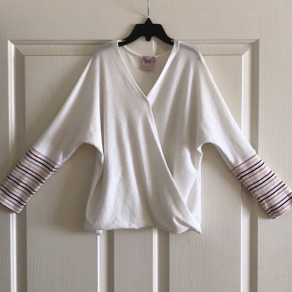 Girl’s Top with striped sleeves